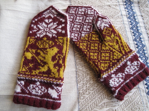 Shield of Norway Mittens